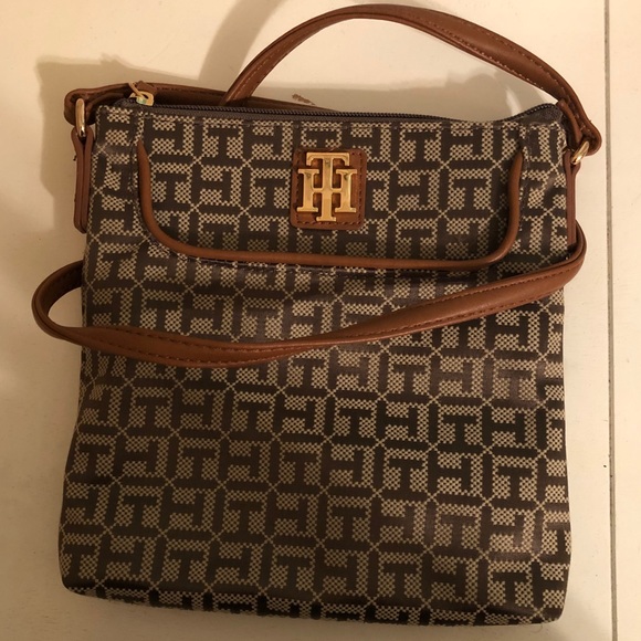 Tommy Hilfiger Handbags - Tommy Hilfiger Crossbody Purse